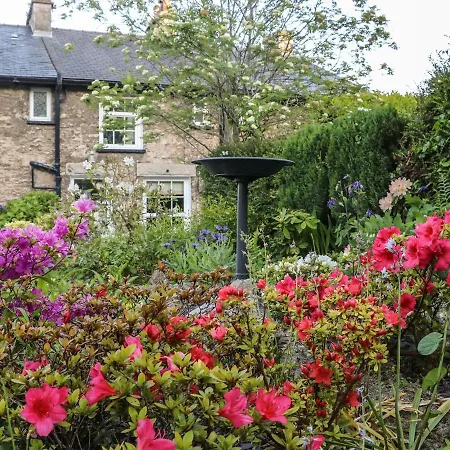 Chestnut Cottage, * Grange-over-Sands