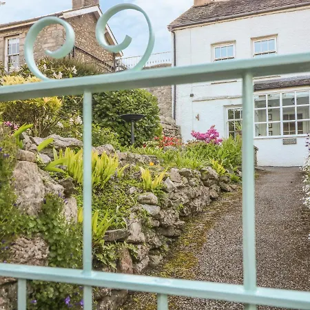 Chestnut Cottage, Grange-over-Sands