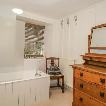Holiday home Chestnut Cottage, *